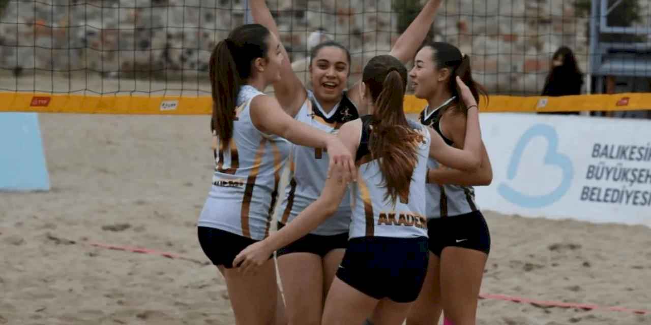 Balıkesir’de kız çocuklarına sporla kutlama