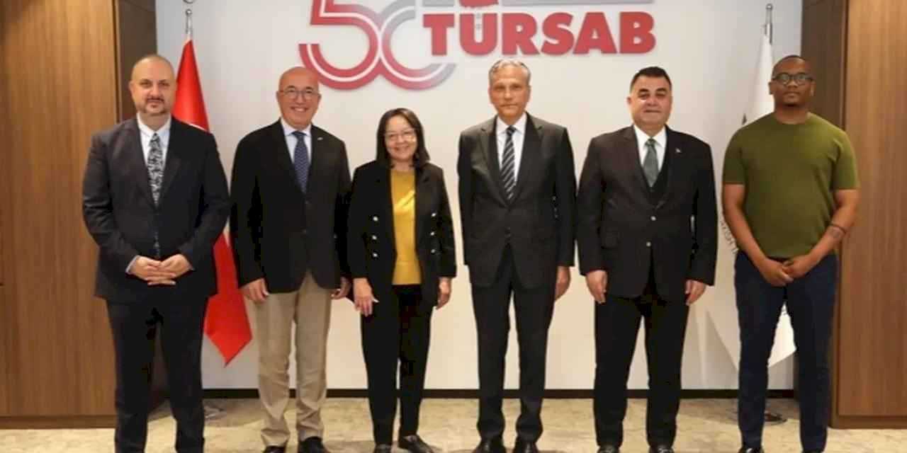 Güney Afrika Turizm Bakanı Patricia De Lille TÜRSAB'ı Ziyaret Etti