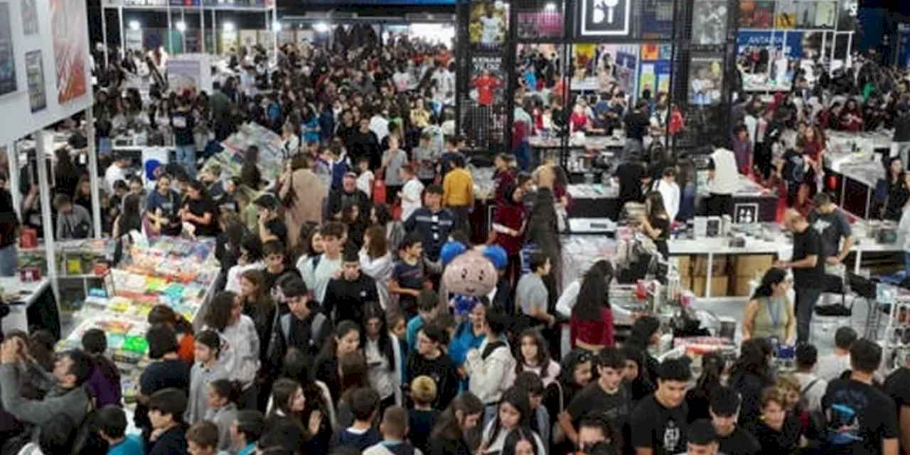 Antalya Kitap Fuarı’na rekor ilgi