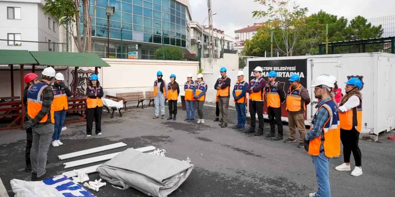 Maltepe’de afetlere müdahale için gönüllü seferberliği