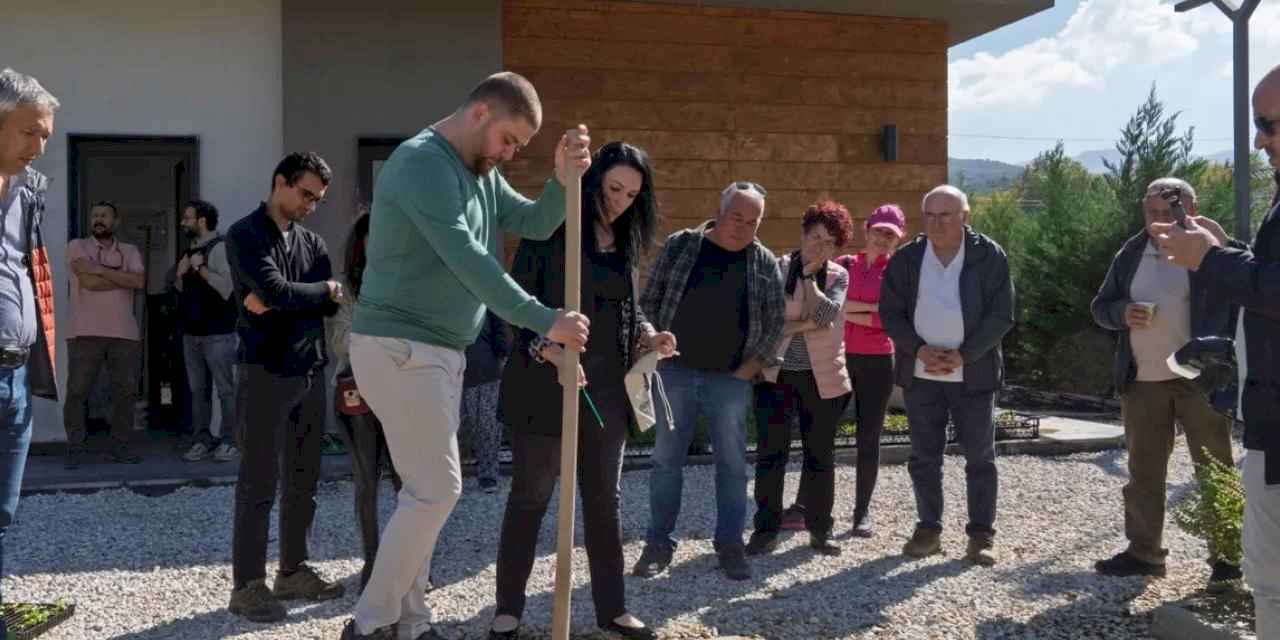 İzmir'de toprak analizi ile hem çiftçi, hem de toprak korunuyor