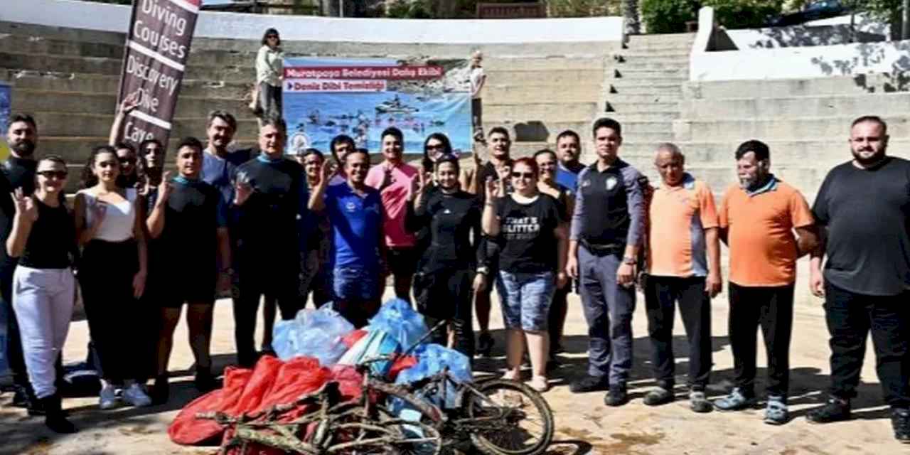 Antalya Kaleiçi Yat Limanı’nda deniz dibi temizliği yapıldı