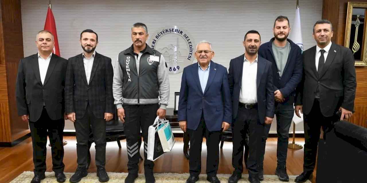 Memduh Büyükkılıç kahramanı ağırladı