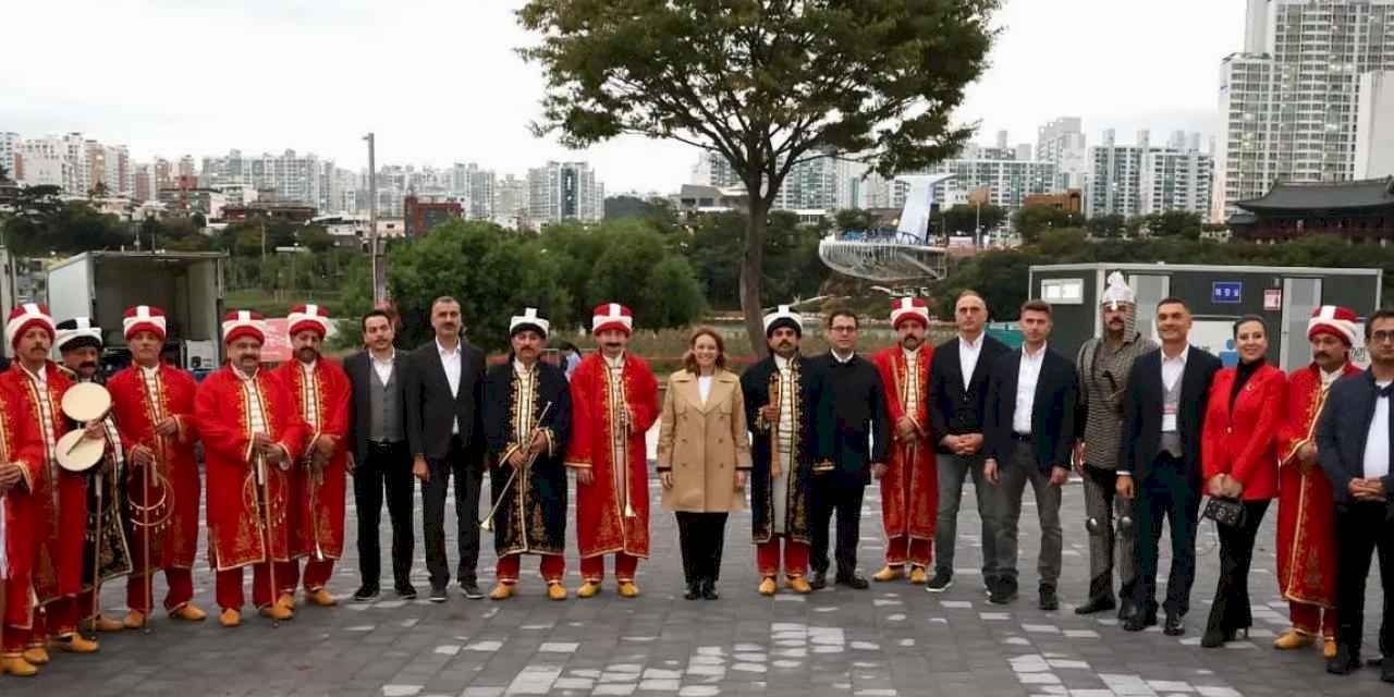 Kocaeli Büyükşehir Mehteri, Ulsan’da yeri göğü inletti