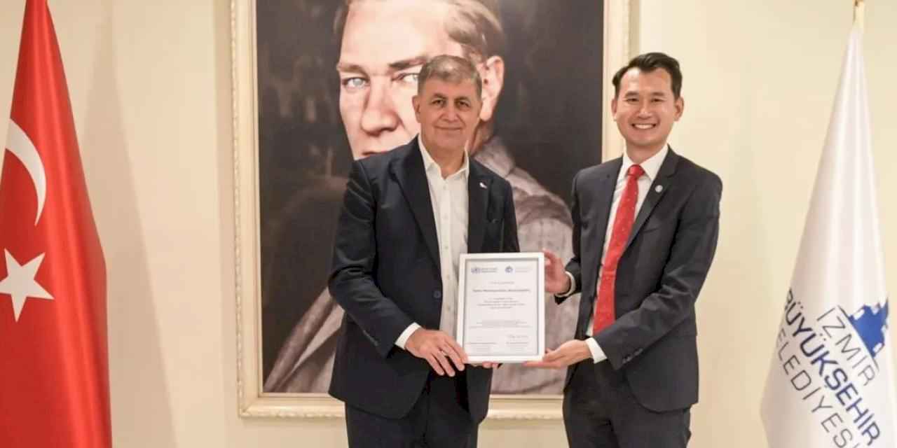 İzmir’in 'Yaşlı Dostu Şehir' unvanı tescillendi