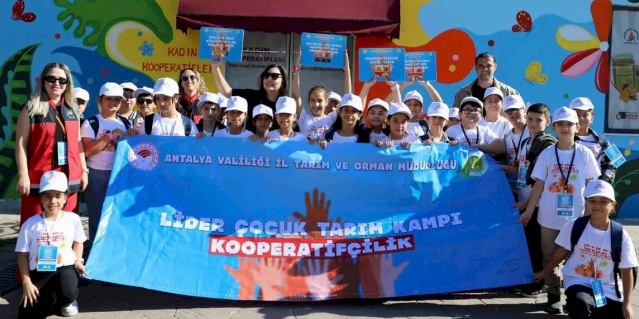 Antalya'da ‘Lider Çocuklar’ kadın emeğini destekledi