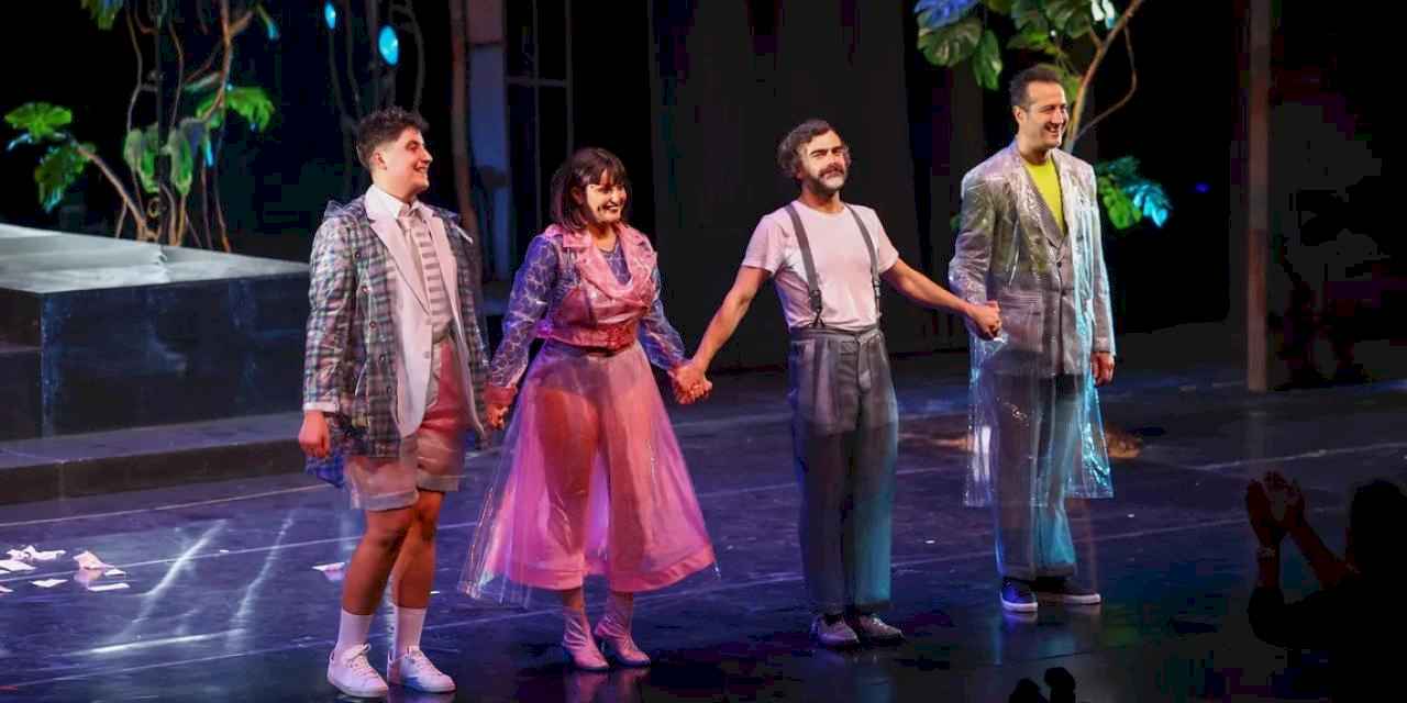 İstanbul Bakırköy Belediye Tiyatroları perde açtı