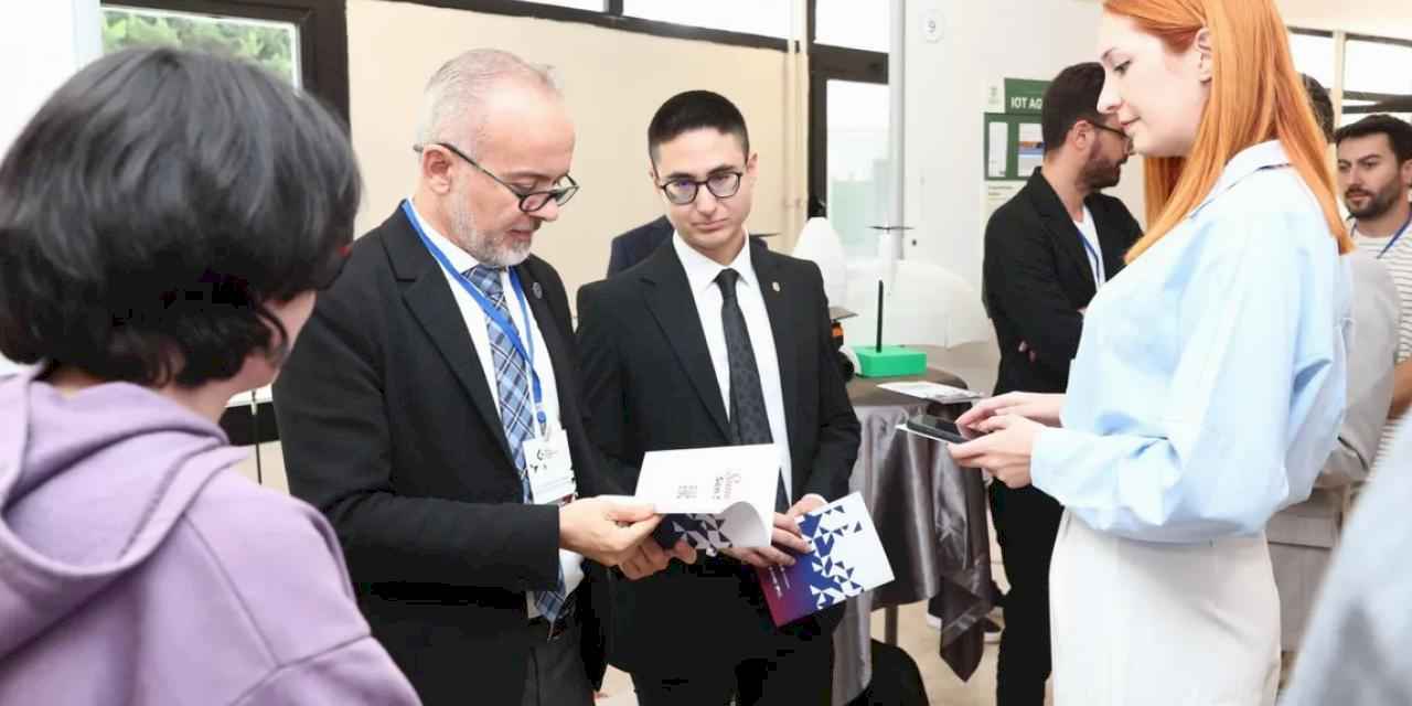 İzmir'de genç girişimciler hayallerini DEÜ'de gerçeğe dönüştürdü