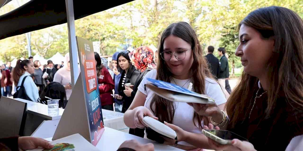 Sakarya'da üniversitelilere renkli karşılama