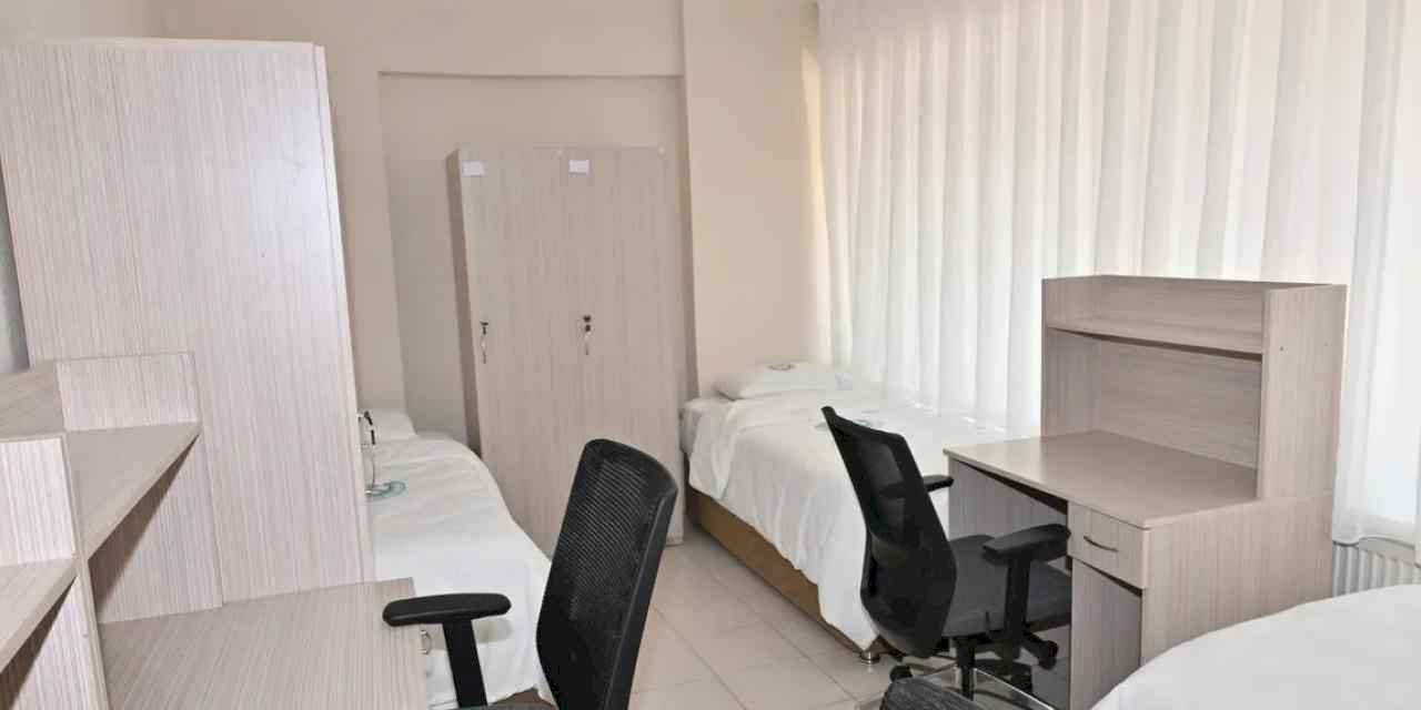 Manisa’da ilk öğrenci misafirhanesi hizmete açıldı