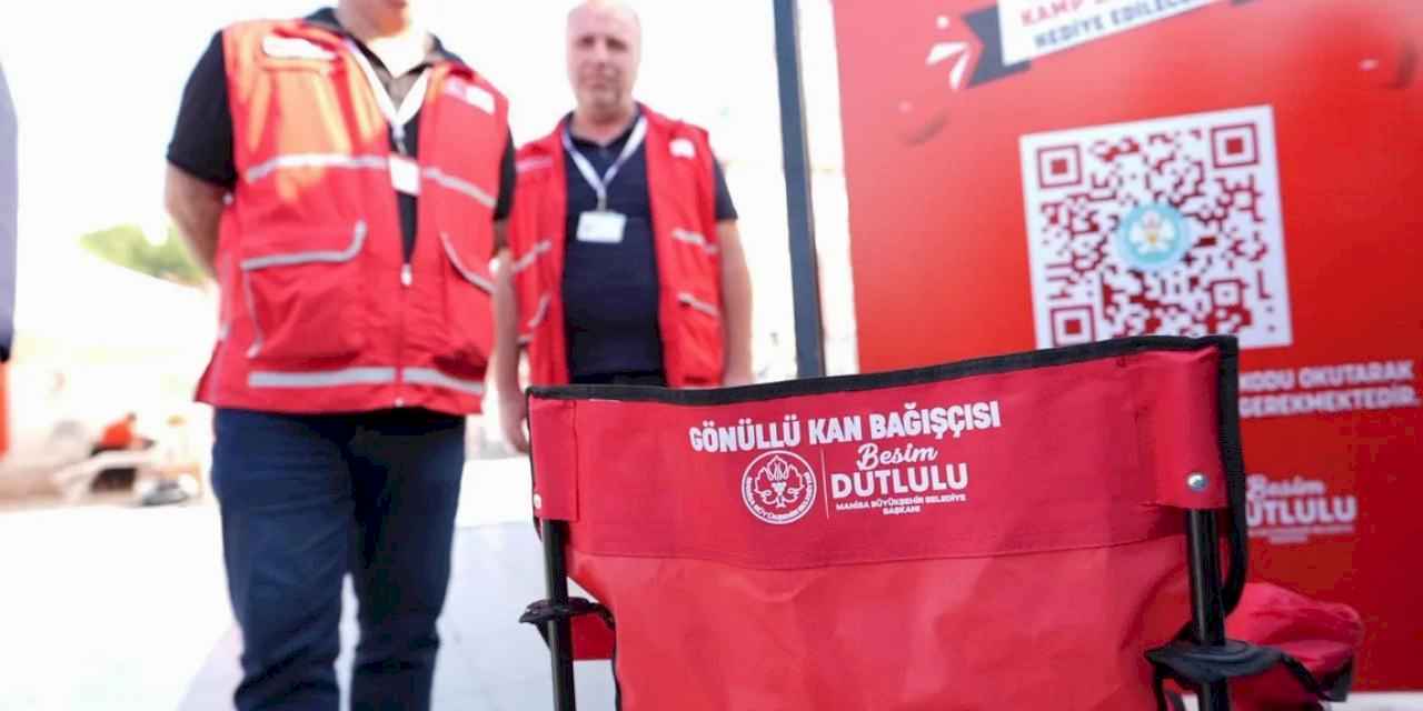 Manisa'da kamp sandalyesi hediyeli kan bağışı