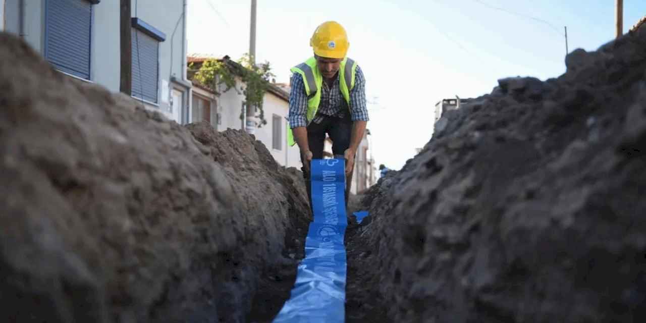 BASKİ vatandaşı 60 yıllık içme suyu hatlarından kurtardı