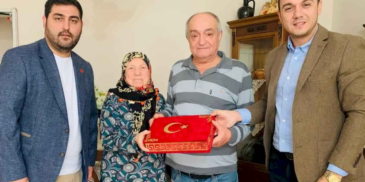 İzmit Belediyesinden Kıbrıs Gazilerine anlamlı ziyaret