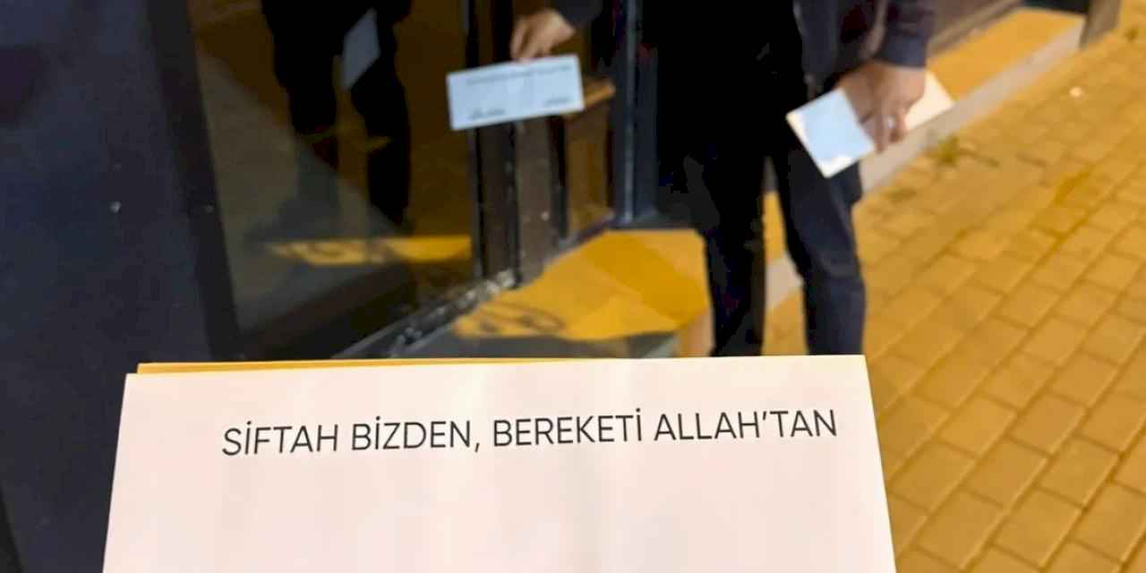 Bursa Gürsu'da Anahtar Parti'den esnafa siftah parası!