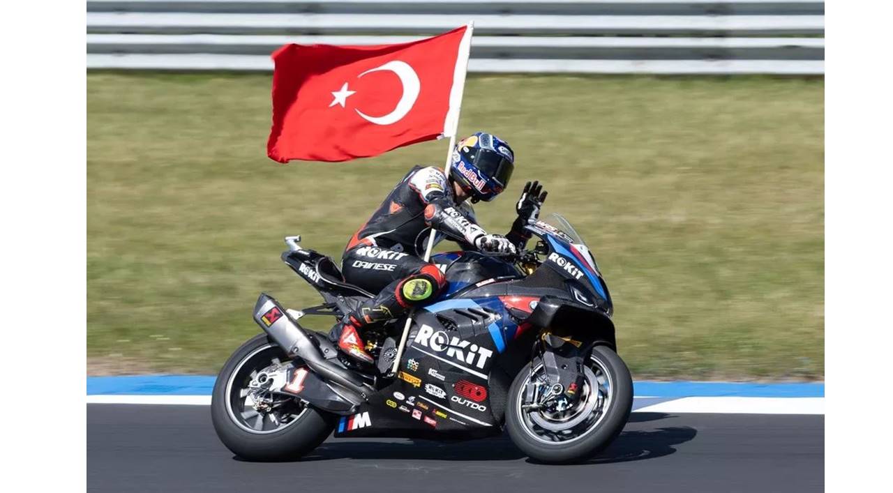 Toprak Razgatlıoğlu, dünya şampiyonu oldu