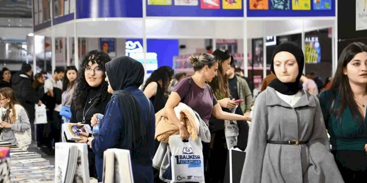 Balıkesir Kitap Fuarı’na yoğun ilgi