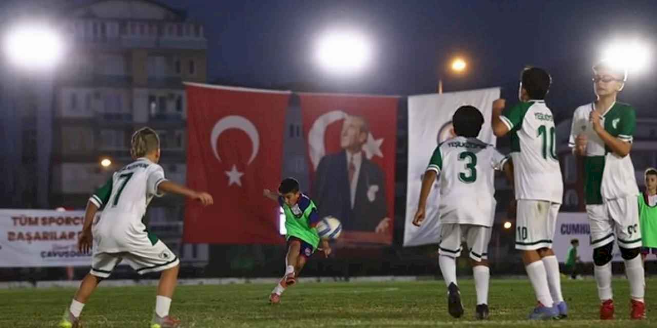 Denizli'de Gençler 'Cumhuriyet' için sahaya çıktı