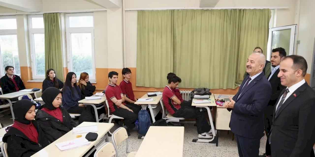 Gebze'de Başkan Büyükgöz'den okullara ziyaret