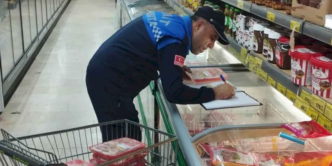 İzmit'te raf tarihi geçmiş ürünlere geçit yok!