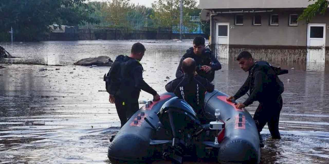 Hatay Payas’ta sel felaketi! Üst düzey heyet sahada