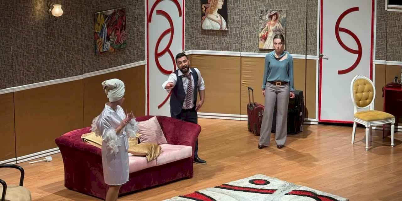 Sakarya'da 'Şahane Düğün' oyununa yoğun ilgi