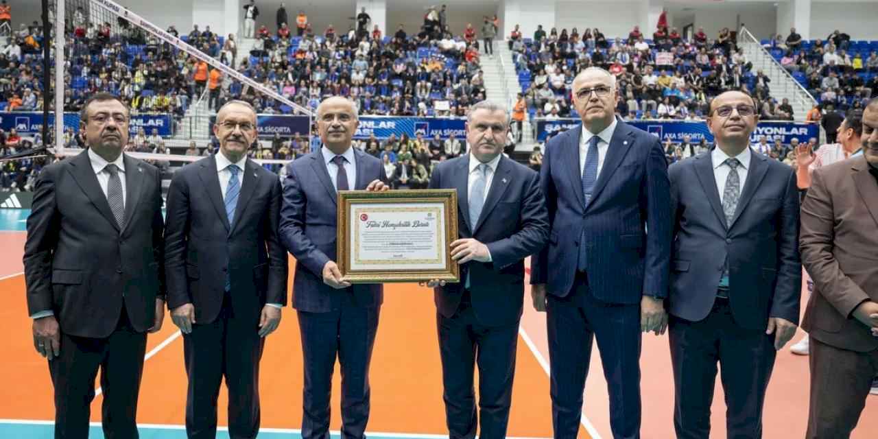 Bakan Bak'a Malatya'dan hemşerilik beratı