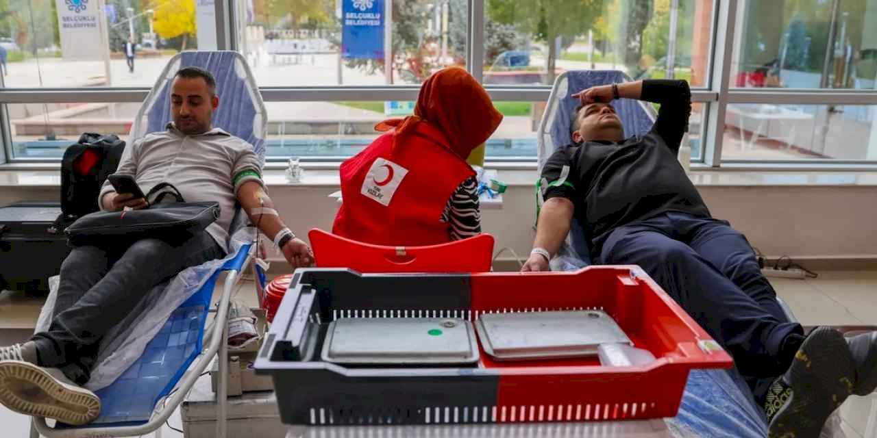 Konya Selçuklu'dan Kızılay'a kan bağışı