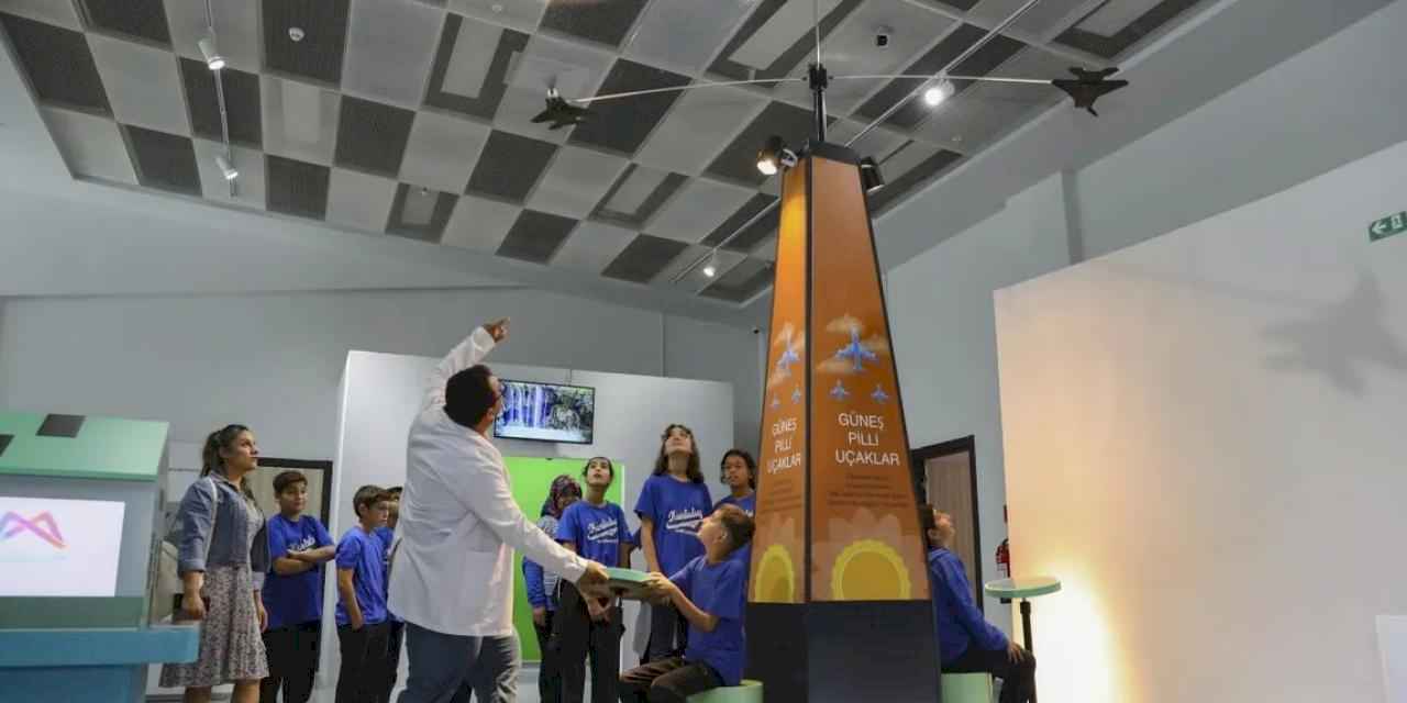 Mersin Mercan Bilim Merkezi yeni dönemde de bilimle buluşturuyor