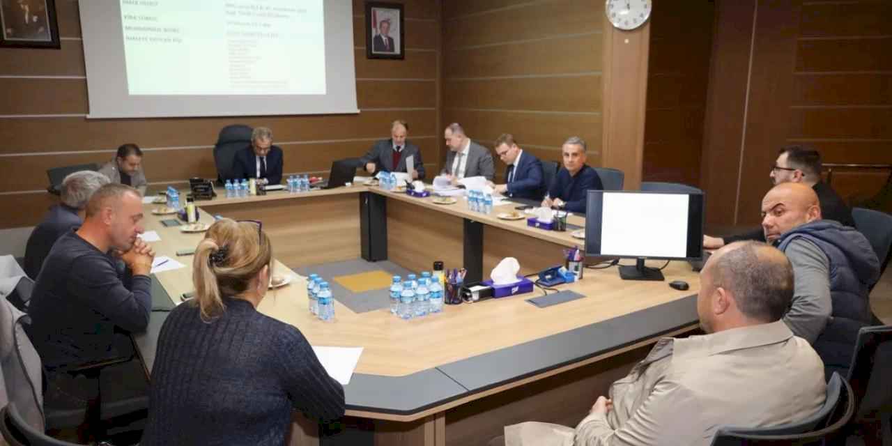 Kocaeli’de kuralsızlığa geçit yok: 106 araca ve marketlere ceza