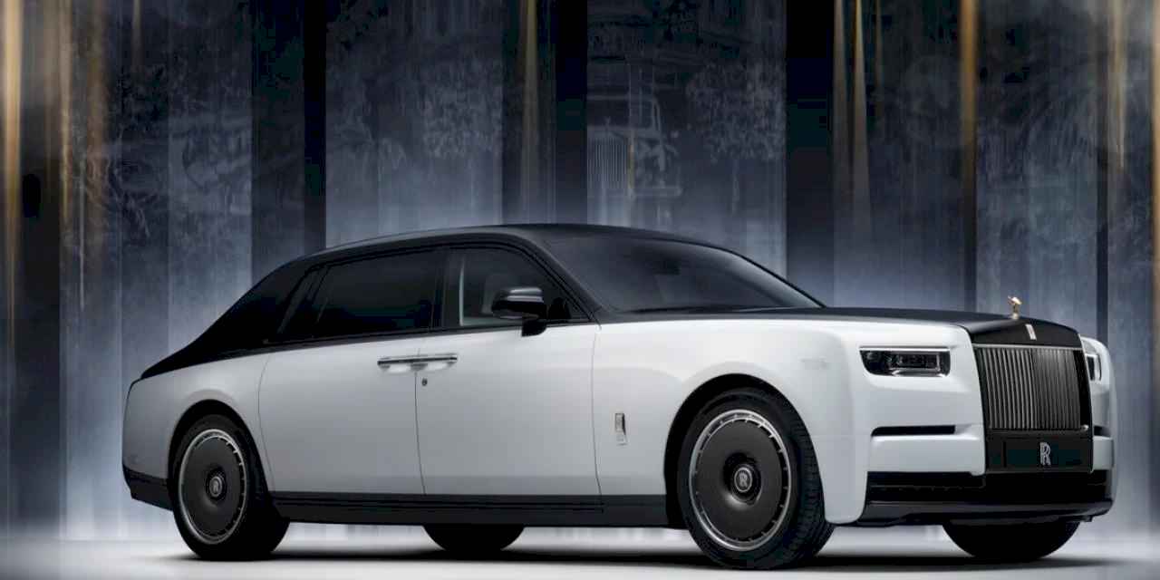 Rolls-Royce’dan 100 Yıllık Efsanesine Özel Koleksiyon 