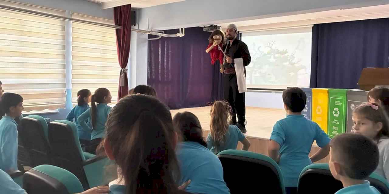 Sakarya'da “Akça” tiyatrosuyla minikler çevre bilinci kazandı