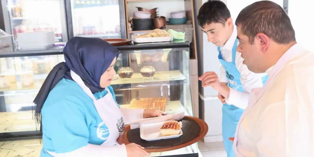 Erzurum’da Gülümseyen Kafe özel bireylerin üretim adresi oldu