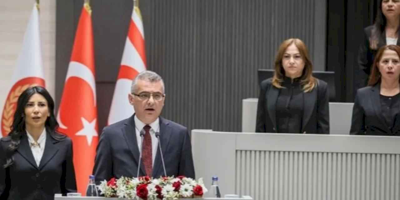 KKTC'de Erhürman göreve başladı... 