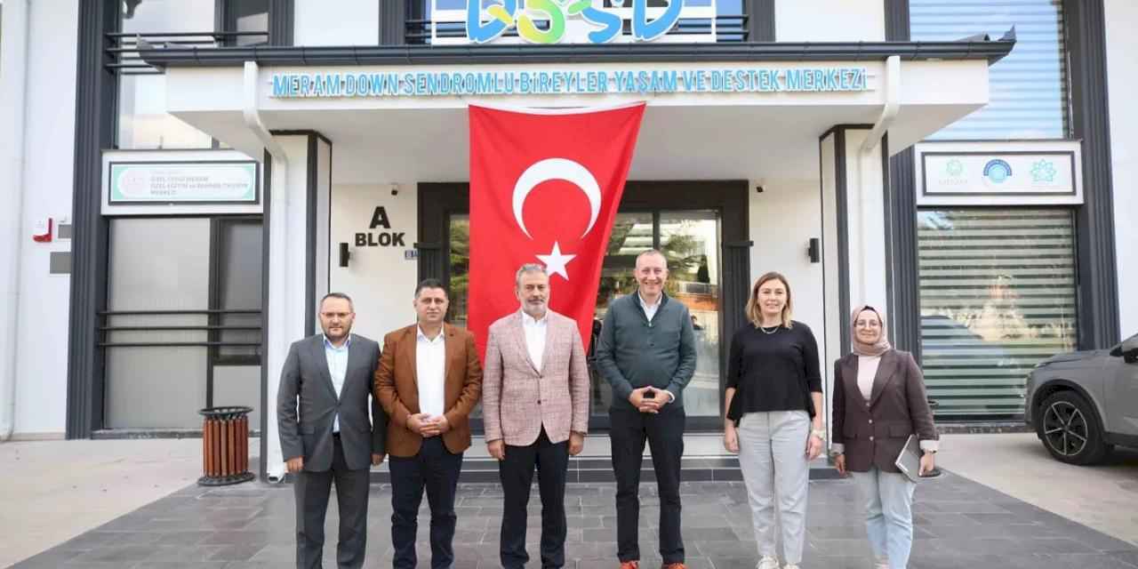 DOSD Meram iki önemli yazarı ağırladı