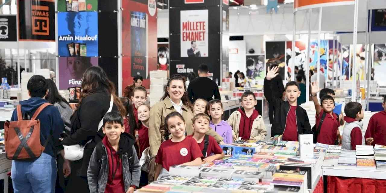 Balıkesirli öğrencilerden kitap fuarına tam not