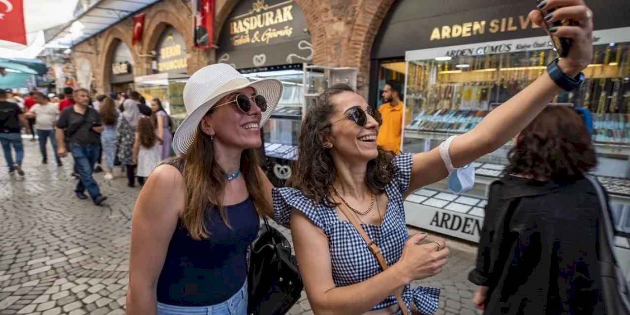 Başkan Tugay: Kemeraltı yakın gelecekte herkes için çekici olacak