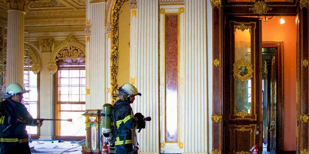Dolmabahçe Sarayı’nda gerçekçi yangın tatbikatı!
