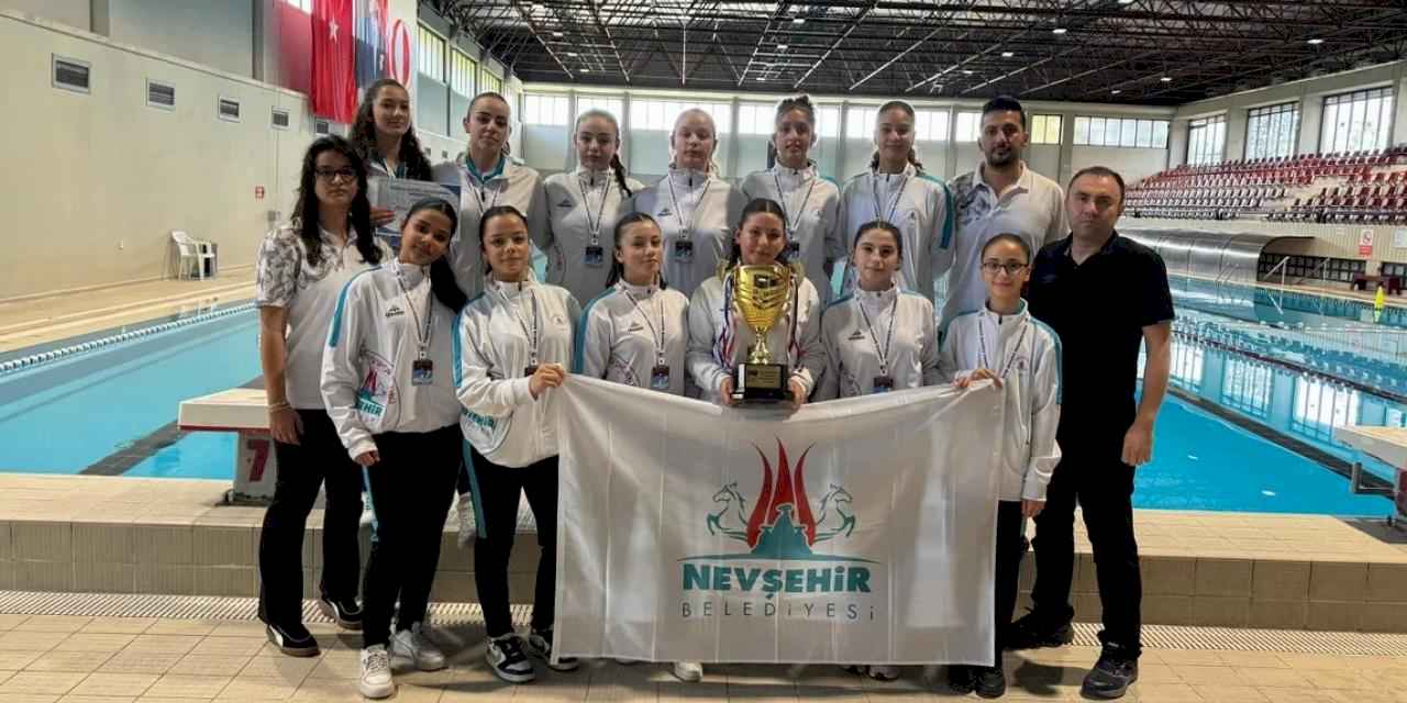 Nevşehir Belediyesi kadın sutopu takımından havuzda başarı