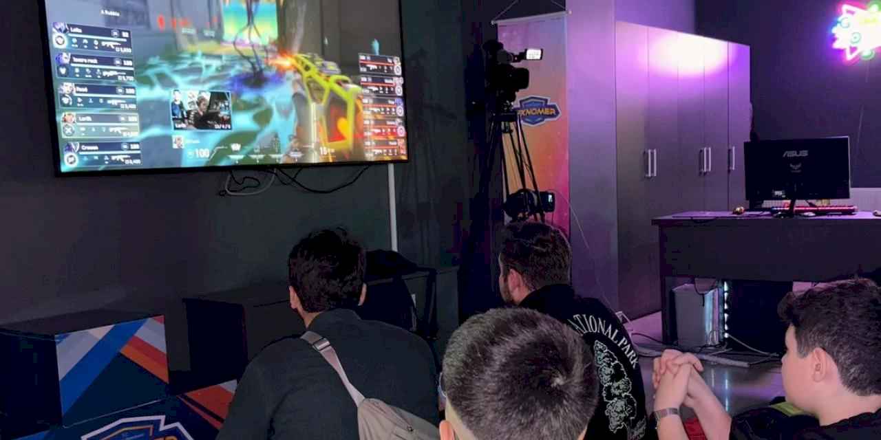 Espor tutkunları Keçiören’de final heyecanı yaşadı