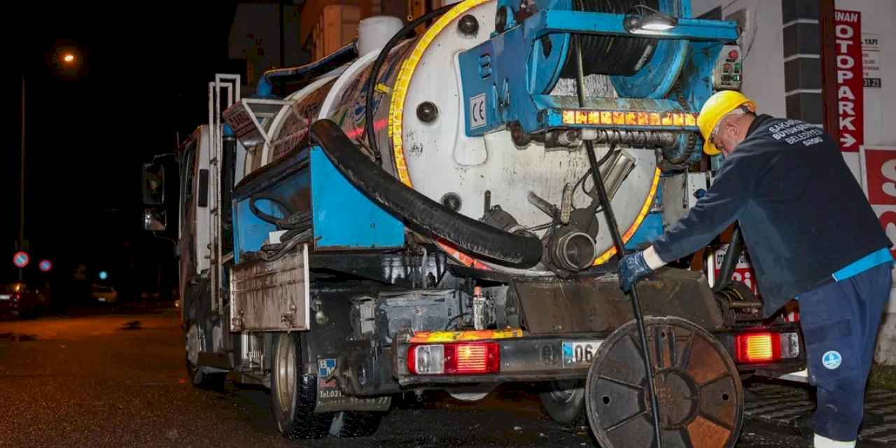 Sakarya SASKİ sabaha kadar sahadaydı