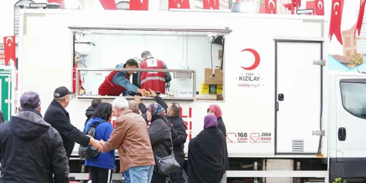 Türk Kızılay Sındırgı’da depremzedelerin yanında