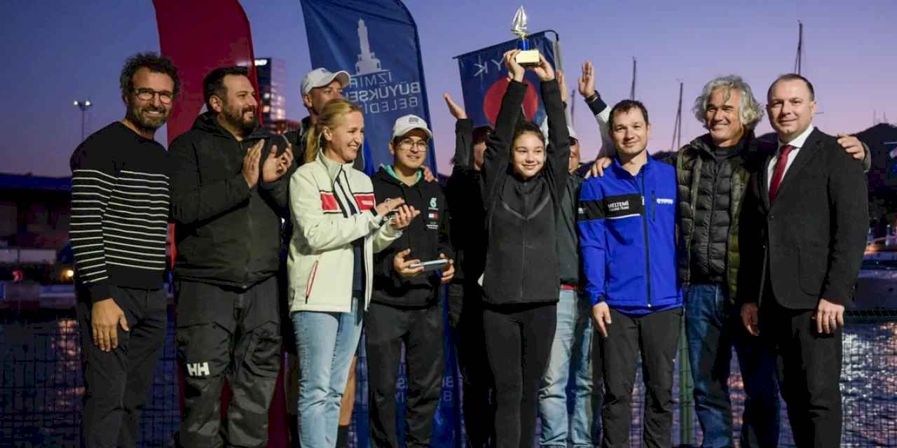 İzmir'de 102 millik parkur Cumhuriyet Kupası ile taçlandı