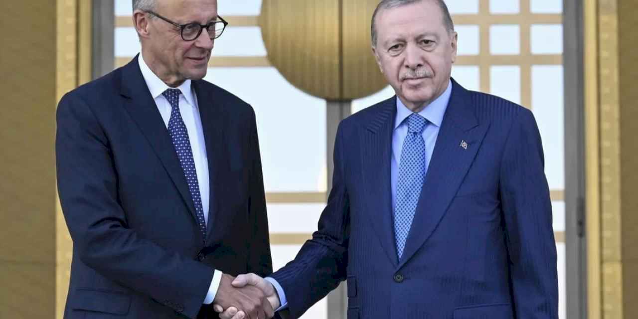 Almanya Başbakanı Külliye'de