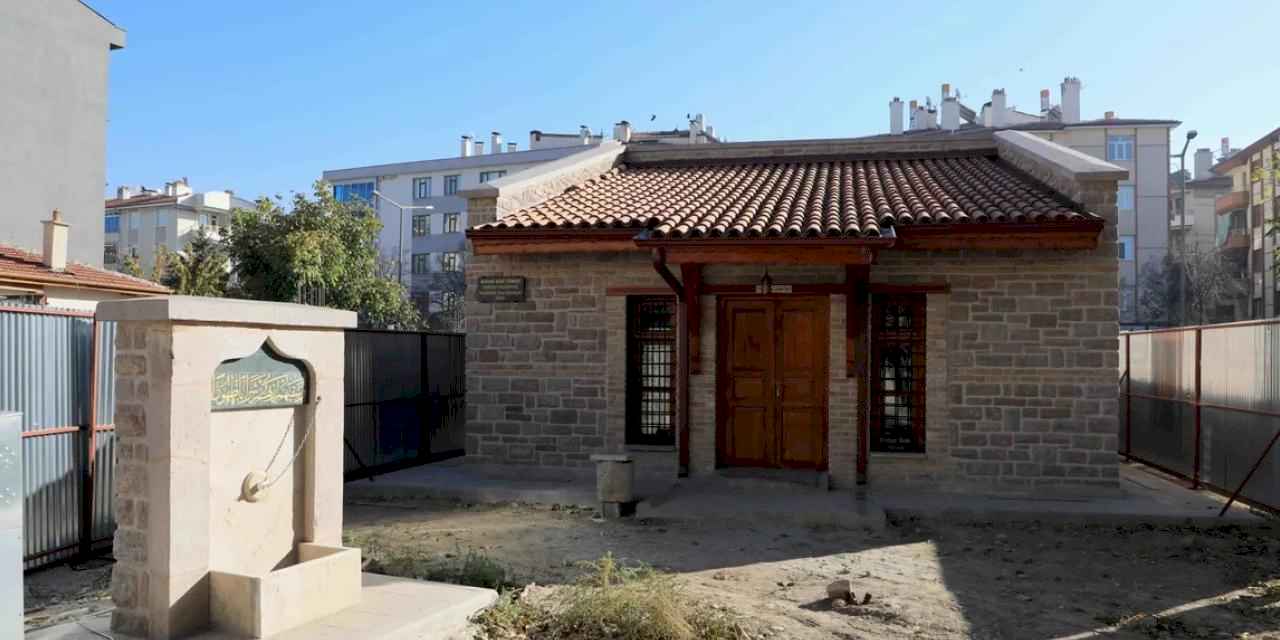 Konya Karatay'da Burhan Dede Türbesi aslına uygun şekilde ihya edildi