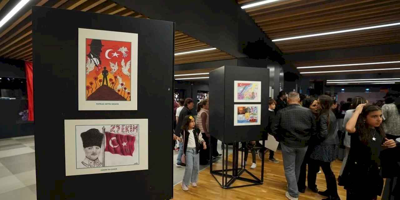 İstanbul Beylikdüzü'nde çocuklar Cumhuriyeti resim ve şiirlerle anlattı