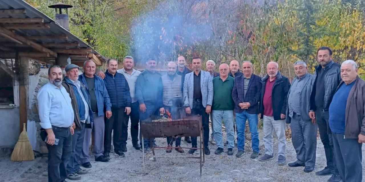 Tokat'ta siyasetçi, gazeteci ve eski muhtarlar buluştu