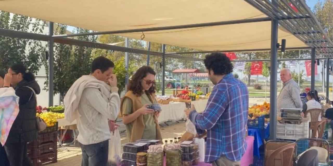 Efes Tarlası'nda üretici de tüketici de memnun