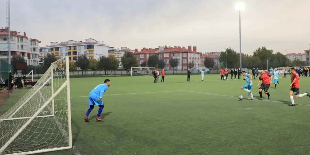 Konya Karatay'da birimler futbolda buluştu