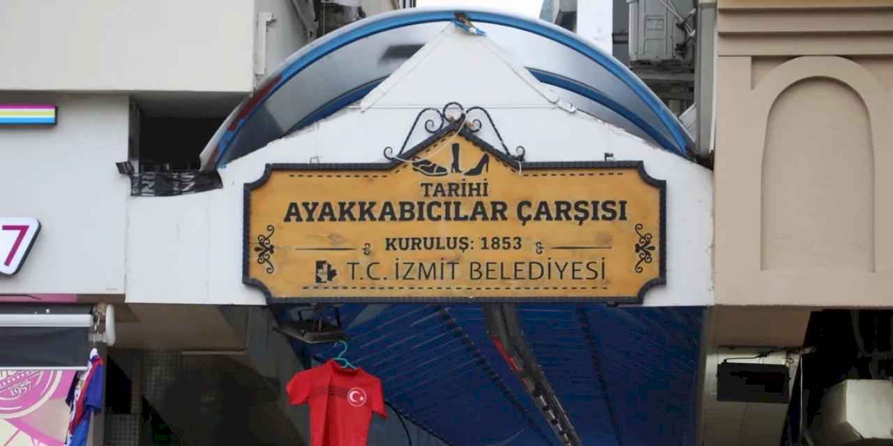 İzmit'te Tarihi Ayakkabıcılar Çarşısı’nın çatısı yenileniyor