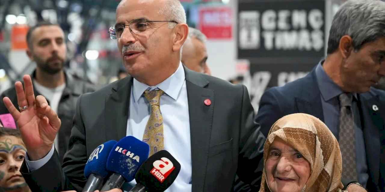 88 yaşındaki Emine Teyze okumanın yaşı olmadığını gösterdi